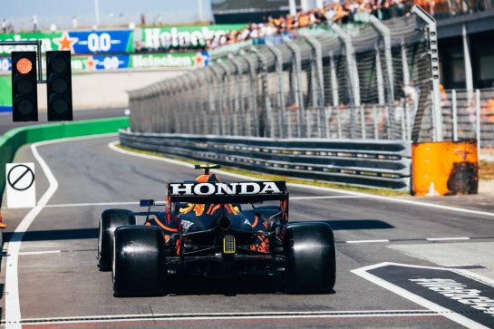 Sergio Perez (MEX) Red Bull Racing RB16B started from the pit lane.
05.09.2021. Formula 1 World Championship, Rd 13, Dutch Grand Prix, Zandvoort, Netherlands, Race Day.
- www.xpbimages.com, EMail: requests@xpbimages.com © Copyright: Bearne / XPB Images