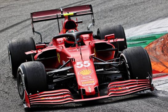 Carlos Sainz Jr (ESP) Ferrari SF-21.
10.09.2021. Formula 1 World Championship, Rd 14, Italian Grand Prix, Monza, Italy, Qualifying Day.
- www.xpbimages.com, EMail: requests@xpbimages.com © Copyright: Batchelor / XPB Images