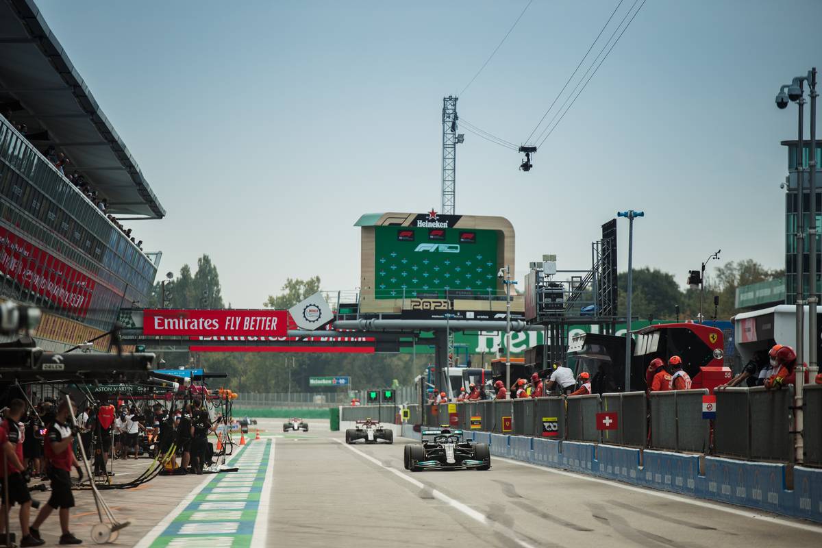 Valtteri Bottas (FIN) Mercedes AMG F1 W12. 10.09.2021. Formula 1 World Championship, Rd 14, Italian Grand Prix, Monza
