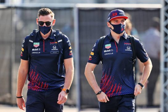 (L to R): Bradley Scanes (GBR) Red Bull Racing Physio and Performance Coach with Max Verstappen (NLD) Red Bull Racing.
11.09.2021. Formula 1 World Championship, Rd 14, Italian Grand Prix, Monza, Italy, Sprint Day.
- www.xpbimages.com, EMail: requests@xpbimages.com © Copyright: Moy / XPB Images