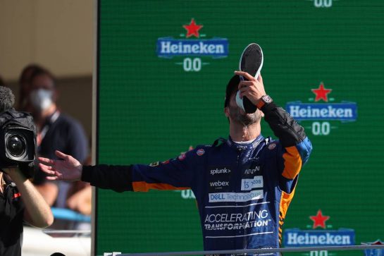 Daniel Ricciardo (AUS) McLaren MCL35M.
12.09.2021. Formula 1 World Championship, Rd 14, Italian Grand Prix, Monza, Italy, Race Day.
- www.xpbimages.com, EMail: requests@xpbimages.com © Copyright: Batchelor / XPB Images