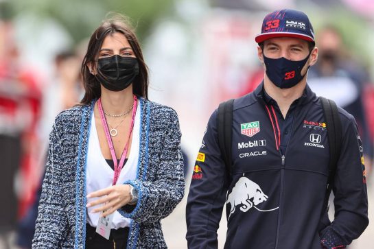 (L to R): Kelly Piquet (BRA) with her boyfriend Max Verstappen (NLD) Red Bull Racing.
24.09.2021. Formula 1 World Championship, Rd 15, Russian Grand Prix, Sochi Autodrom, Sochi, Russia, Practice Day.
- www.xpbimages.com, EMail: requests@xpbimages.com © Copyright: Charniaux / XPB Images