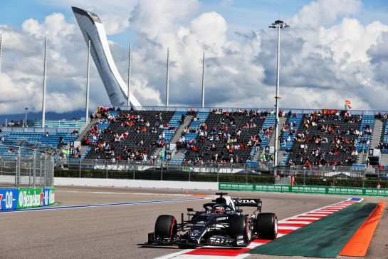 Yuki Tsunoda (JPN) AlphaTauri AT02.
24.09.2021. Formula 1 World Championship, Rd 15, Russian Grand Prix, Sochi Autodrom, Sochi, Russia, Practice Day.
- www.xpbimages.com, EMail: requests@xpbimages.com © Copyright: Batchelor / XPB Images