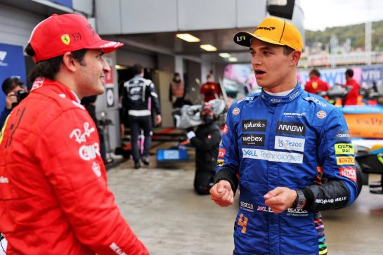 (L to R): Carlos Sainz Jr (ESP) Ferrari with pole sitter Lando Norris (GBR) McLaren in qualifying parc ferme.
25.09.2021. Formula 1 World Championship, Rd 15, Russian Grand Prix, Sochi Autodrom, Sochi, Russia, Qualifying Day.
- www.xpbimages.com, EMail: requests@xpbimages.com © Copyright: Batchelor / XPB Images