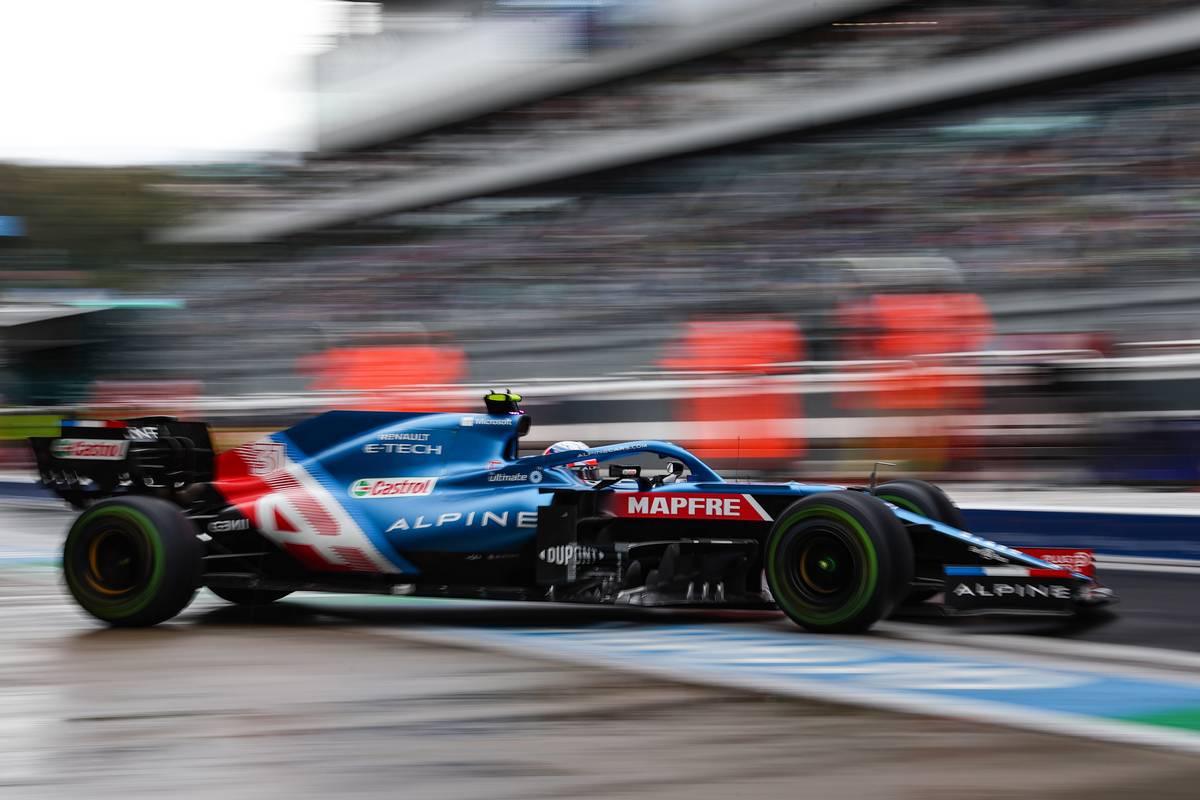 Esteban Ocon (FRA) Alpine F1 Team A521 leaves the pits. 25.09.2021. Formula 1 World Championship, Rd 15, Russian Grand Prix, Sochi Autodrom, Sochi