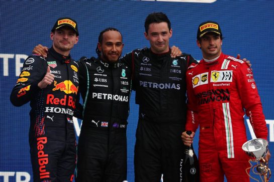 1st place Lewis Hamilton (GBR) Mercedes AMG F1 W12 with 2nd place Max Verstappen (NLD) Red Bull Racing RB16B and 3rd place Carlos Sainz Jr (ESP) Ferrari SF-21.
26.09.2021. Formula 1 World Championship, Rd 15, Russian Grand Prix, Sochi Autodrom, Sochi, Russia, Race Day.
- www.xpbimages.com, EMail: requests@xpbimages.com © Copyright: Batchelor / XPB Images