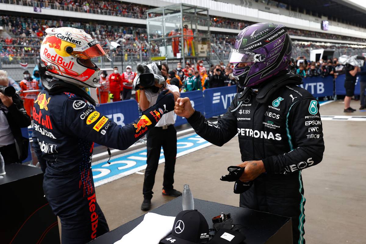 Race winner Lewis Hamilton (GBR) Mercedes AMG F1 (Right) celebrates in parc ferme with second placed Max Verstappen (NLD) Red Bull Racing. 26.09.2021. Formula 1 World Championship, Rd 15, Russian Grand Prix, Sochi