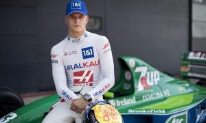 Schumacher would 'give up everything' to talk F1 with his dad