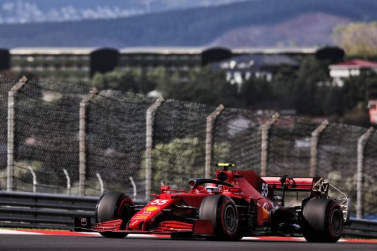 Carlos Sainz Jr (ESP) Ferrari SF-21.
08.10.2021 Formula 1 World Championship, Rd 16, Turkish Grand Prix, Istanbul, Turkey, Practice Day.
- www.xpbimages.com, EMail: requests@xpbimages.com © Copyright: Batchelor / XPB Images