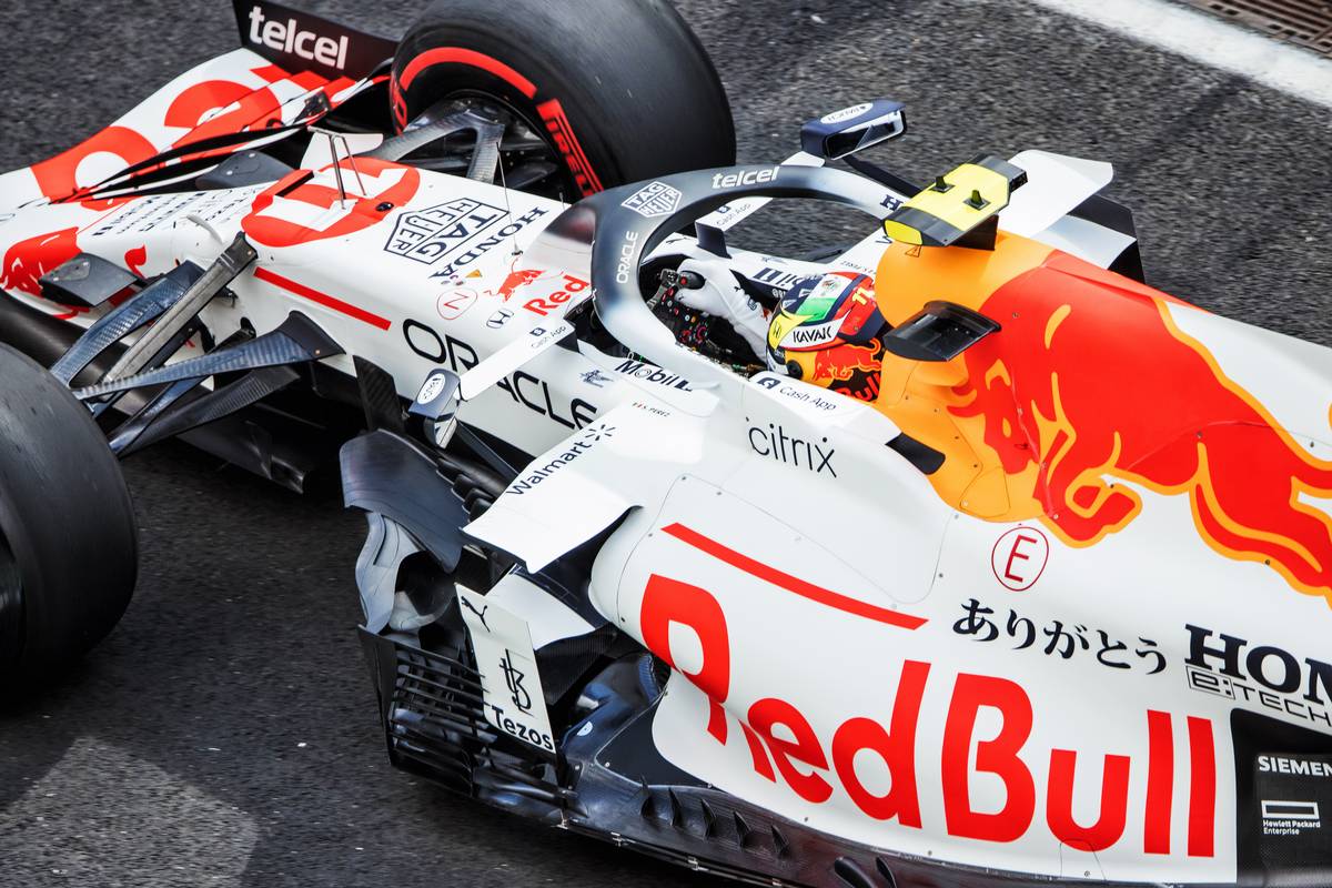 Sergio Perez (MEX) Red Bull Racing RB16B. 08.10.2021 Formula 1 World Championship, Rd 16, Turkish Grand Prix, Istanbul