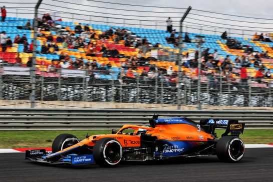 Daniel Ricciardo (AUS) McLaren MCL35M.
08.10.2021 Formula 1 World Championship, Rd 16, Turkish Grand Prix, Istanbul, Turkey, Practice Day.
- www.xpbimages.com, EMail: requests@xpbimages.com © Copyright: Batchelor / XPB Images