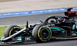 Mercedes: Early stint progress crucial for Hamilton on race day