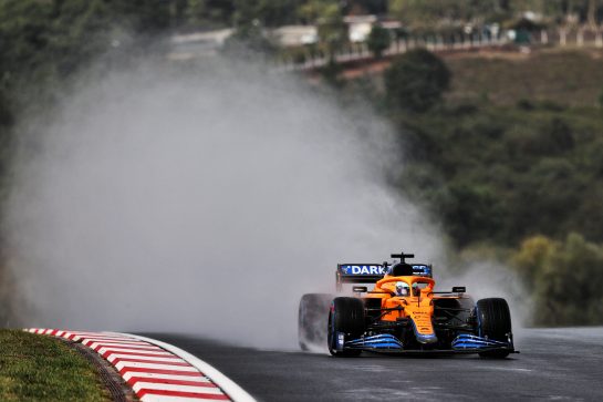 Daniel Ricciardo (AUS) McLaren MCL35M.
09.10.2021. Formula 1 World Championship, Rd 16, Turkish Grand Prix, Istanbul, Turkey, Qualifying Day.
- www.xpbimages.com, EMail: requests@xpbimages.com © Copyright: Moy / XPB Images