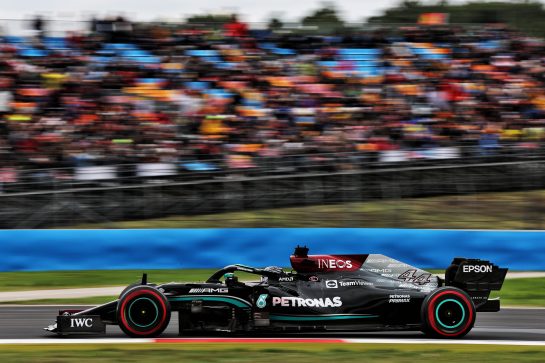 Lewis Hamilton (GBR) Mercedes AMG F1 W12.
09.10.2021. Formula 1 World Championship, Rd 16, Turkish Grand Prix, Istanbul, Turkey, Qualifying Day.
- www.xpbimages.com, EMail: requests@xpbimages.com © Copyright: Batchelor / XPB Images