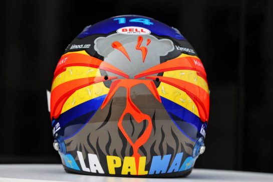 Fernando Alonso (ESP) Alpine F1 Team helmet supporting those affected by the La Palma volcanic eruption.
21.10.2021. Formula 1 World Championship, Rd 17, United States Grand Prix, Austin, Texas, USA, Preparation Day.
- www.xpbimages.com, EMail: requests@xpbimages.com © Copyright: Moy / XPB Images
