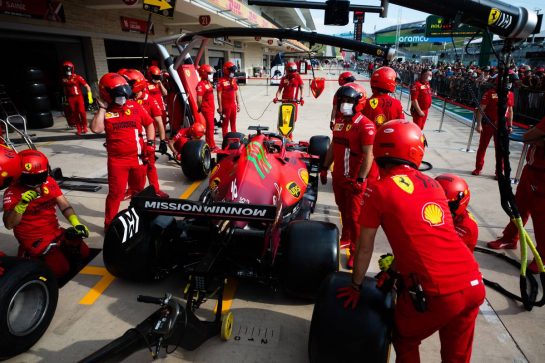 Ferrari practices a pit stop.
21.10.2021. Formula 1 World Championship, Rd 17, United States Grand Prix, Austin, Texas, USA, Preparation Day.
- www.xpbimages.com, EMail: requests@xpbimages.com © Copyright: Price / XPB Images