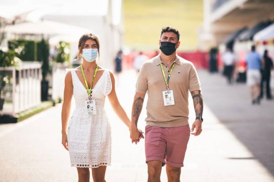 Michael Latifi (CDN) brother of Nicholas Latifi (CDN) Williams Racing, with his girlfriend.
23.10.2021. Formula 1 World Championship, Rd 17, United States Grand Prix, Austin, Texas, USA, Qualifying Day.
- www.xpbimages.com, EMail: requests@xpbimages.com © Copyright: Bearne / XPB Images