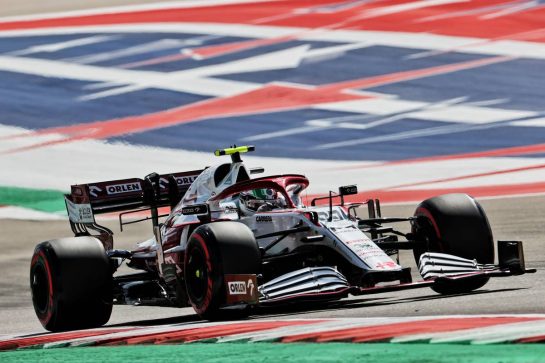 Antonio Giovinazzi (ITA) Alfa Romeo Racing C41.
23.10.2021. Formula 1 World Championship, Rd 17, United States Grand Prix, Austin, Texas, USA, Qualifying Day.
- www.xpbimages.com, EMail: requests@xpbimages.com © Copyright: Batchelor / XPB Images