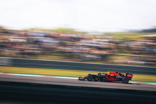 Sergio Perez (MEX) Red Bull Racing RB16B.
23.10.2021. Formula 1 World Championship, Rd 17, United States Grand Prix, Austin, Texas, USA, Qualifying Day.
- www.xpbimages.com, EMail: requests@xpbimages.com © Copyright: Bearne / XPB Images