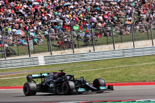 Lewis Hamilton (GBR) Mercedes AMG F1 W12.
23.10.2021. Formula 1 World Championship, Rd 17, United States Grand Prix, Austin, Texas, USA, Qualifying Day.
- www.xpbimages.com, EMail: requests@xpbimages.com © Copyright: Batchelor / XPB Images