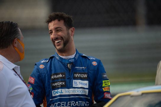 Daniel Ricciardo (AUS) McLaren with Zak Brown (USA) McLaren Executive Director.
23.10.2021. Formula 1 World Championship, Rd 17, United States Grand Prix, Austin, Texas, USA, Qualifying Day.
- www.xpbimages.com, EMail: requests@xpbimages.com © Copyright: Price / XPB Images