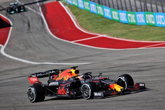 Max Verstappen (NLD) Red Bull Racing RB16B.
24.10.2021. Formula 1 World Championship, Rd 17, United States Grand Prix, Austin, Texas, USA, Race Day.
- www.xpbimages.com, EMail: requests@xpbimages.com © Copyright: Batchelor / XPB Images