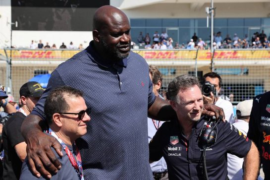 Shaquille O'Neal (USA) Former Basketball Player with Christian Horner (GBR) Red Bull Racing Team Principal
24.10.2021. Formula 1 World Championship, Rd 17, United States Grand Prix, Austin, Texas, USA, Race Day.
- www.xpbimages.com, EMail: requests@xpbimages.com © Copyright: Batchelor / XPB Images