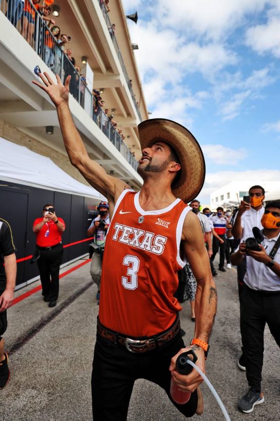 Daniel Ricciardo (AUS) McLaren.
24.10.2021. Formula 1 World Championship, Rd 17, United States Grand Prix, Austin, Texas, USA, Race Day.
- www.xpbimages.com, EMail: requests@xpbimages.com © Copyright: Moy / XPB Images