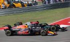 Lewis Hamilton (GBR) Mercedes AMG F1 W12 and Max Verstappen (NLD) Red Bull Racing RB16B. 24.10.2021. Formula 1 World Championship, Rd 17, United States Grand Prix, Austin