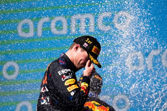 Race winner Max Verstappen (NLD) Red Bull Racing celebrates on the podium.
24.10.2021. Formula 1 World Championship, Rd 17, United States Grand Prix, Austin, Texas, USA, Race Day.
- www.xpbimages.com, EMail: requests@xpbimages.com © Copyright: Price / XPB Images