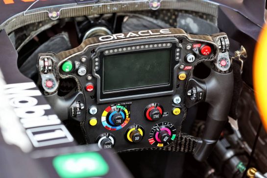 Red Bull Racing RB16B steering wheel.
04.11.2021. Formula 1 World Championship, Rd 18, Mexican Grand Prix, Mexico City, Mexico, Preparation Day.
- www.xpbimages.com, EMail: requests@xpbimages.com © Copyright: Batchelor / XPB Images