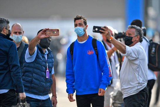 Daniel Ricciardo (AUS) McLaren.
05.11.2021. Formula 1 World Championship, Rd 18, Mexican Grand Prix, Mexico City, Mexico, Practice Day.
- www.xpbimages.com, EMail: requests@xpbimages.com © Copyright: Carrezevoli / XPB Images