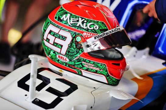 George Russell (GBR) Williams Racing FW43B - Mexican themed helmet.
05.11.2021. Formula 1 World Championship, Rd 18, Mexican Grand Prix, Mexico City, Mexico, Practice Day.
- www.xpbimages.com, EMail: requests@xpbimages.com © Copyright: Batchelor / XPB Images