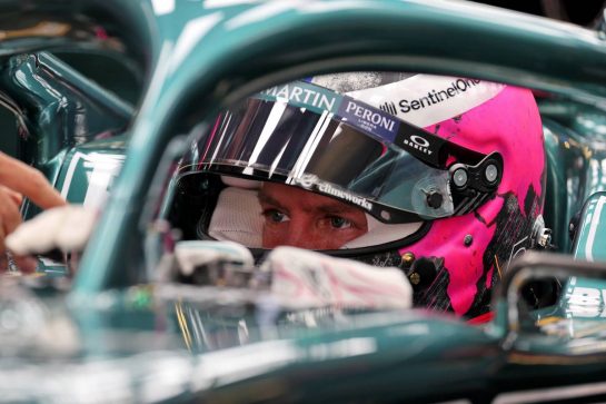 Sebastian Vettel (GER) Aston Martin F1 Team AMR21.
05.11.2021. Formula 1 World Championship, Rd 18, Mexican Grand Prix, Mexico City, Mexico, Practice Day.
- www.xpbimages.com, EMail: requests@xpbimages.com © Copyright: Batchelor / XPB Images