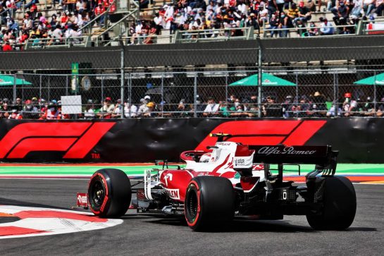 Antonio Giovinazzi (ITA) Alfa Romeo Racing C41.
05.11.2021. Formula 1 World Championship, Rd 18, Mexican Grand Prix, Mexico City, Mexico, Practice Day.
- www.xpbimages.com, EMail: requests@xpbimages.com © Copyright: Batchelor / XPB Images