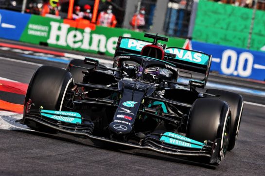 Lewis Hamilton (GBR) Mercedes AMG F1 W12.
05.11.2021. Formula 1 World Championship, Rd 18, Mexican Grand Prix, Mexico City, Mexico, Practice Day.
- www.xpbimages.com, EMail: requests@xpbimages.com © Copyright: Batchelor / XPB Images