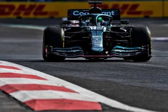 Lance Stroll (CDN) Aston Martin F1 Team AMR21.
05.11.2021. Formula 1 World Championship, Rd 18, Mexican Grand Prix, Mexico City, Mexico, Practice Day.
- www.xpbimages.com, EMail: requests@xpbimages.com © Copyright: Carrezevoli / XPB Images