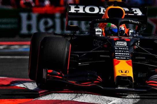 Sergio Perez (MEX) Red Bull Racing RB16B.
06.11.2021. Formula 1 World Championship, Rd 18, Mexican Grand Prix, Mexico City, Mexico, Qualifying Day.
- www.xpbimages.com, EMail: requests@xpbimages.com © Copyright: Carrezevoli / XPB Images