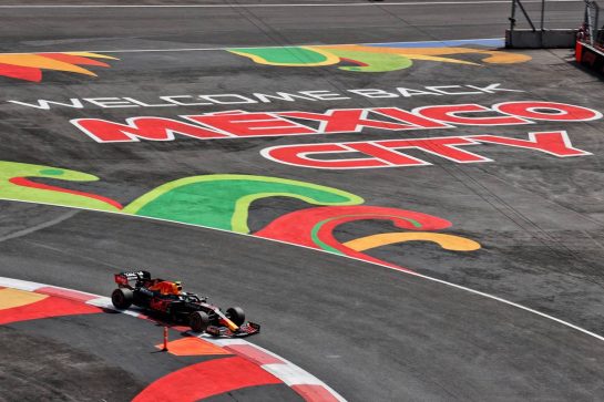 Sergio Perez (MEX) Red Bull Racing RB16B.
06.11.2021. Formula 1 World Championship, Rd 18, Mexican Grand Prix, Mexico City, Mexico, Qualifying Day.
- www.xpbimages.com, EMail: requests@xpbimages.com © Copyright: Batchelor / XPB Images