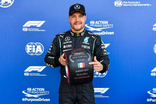 Valtteri Bottas (FIN) Mercedes AMG F1 celebrates with the Pirelli Pole Position Award in qualifying parc ferme.
06.11.2021. Formula 1 World Championship, Rd 18, Mexican Grand Prix, Mexico City, Mexico, Qualifying Day.
- www.xpbimages.com, EMail: requests@xpbimages.com © Copyright: FIA Pool Image for Editorial Use Only