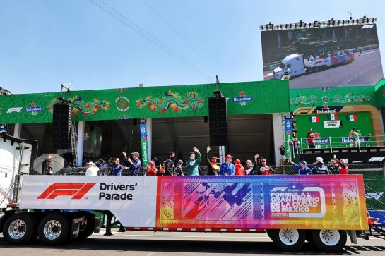 Drivers parade.
07.11.2021. Formula 1 World Championship, Rd 18, Mexican Grand Prix, Mexico City, Mexico, Race Day.
- www.xpbimages.com, EMail: requests@xpbimages.com © Copyright: Batchelor / XPB Images