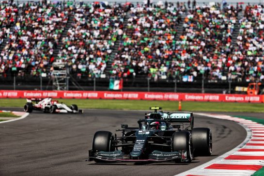 Sebastian Vettel (GER) Aston Martin F1 Team AMR21.
07.11.2021. Formula 1 World Championship, Rd 18, Mexican Grand Prix, Mexico City, Mexico, Race Day.
- www.xpbimages.com, EMail: requests@xpbimages.com © Copyright: Batchelor / XPB Images