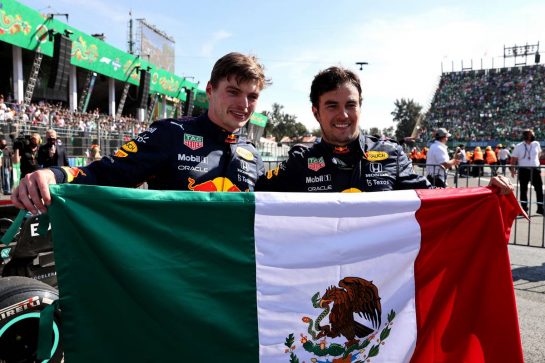 Max Verstappen (NLD) Red Bull Racing RB16B and Sergio Perez (MEX) Red Bull Racing RB16B.
07.11.2021. Formula 1 World Championship, Rd 18, Mexican Grand Prix, Mexico City, Mexico, Race Day.
- www.xpbimages.com, EMail: requests@xpbimages.com © Copyright: Batchelor / XPB Images