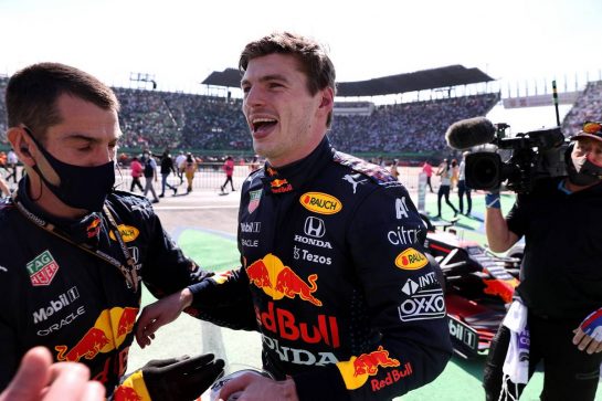 1st place Max Verstappen (NLD) Red Bull Racing RB16B.
07.11.2021. Formula 1 World Championship, Rd 18, Mexican Grand Prix, Mexico City, Mexico, Race Day.
- www.xpbimages.com, EMail: requests@xpbimages.com © Copyright: Batchelor / XPB Images