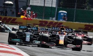 Sainz expects 'deeper conversation' on racing rules during off-season