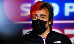 Alonso: 'Strange' F1 schedule putting mechanics 'on the limit'