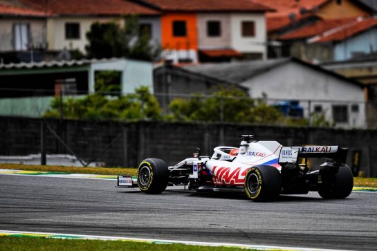 Nikita Mazepin (RUS) Haas F1 Team VF-21.
12.11.2021. Formula 1 World Championship, Rd 19, Brazilian Grand Prix, Sao Paulo, Brazil, Qualifying Day.
- www.xpbimages.com, EMail: requests@xpbimages.com © Copyright: Carezzevoli / XPB Images