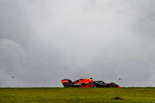 Sergio Perez (MEX) Red Bull Racing RB16B.
12.11.2021. Formula 1 World Championship, Rd 19, Brazilian Grand Prix, Sao Paulo, Brazil, Qualifying Day.
- www.xpbimages.com, EMail: requests@xpbimages.com © Copyright: Carezzevoli / XPB Images