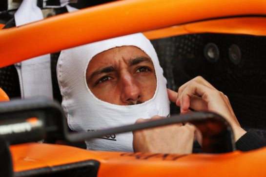 Daniel Ricciardo (AUS) McLaren MCL35M.
12.11.2021. Formula 1 World Championship, Rd 19, Brazilian Grand Prix, Sao Paulo, Brazil, Qualifying Day.
- www.xpbimages.com, EMail: requests@xpbimages.com © Copyright: Batchelor / XPB Images