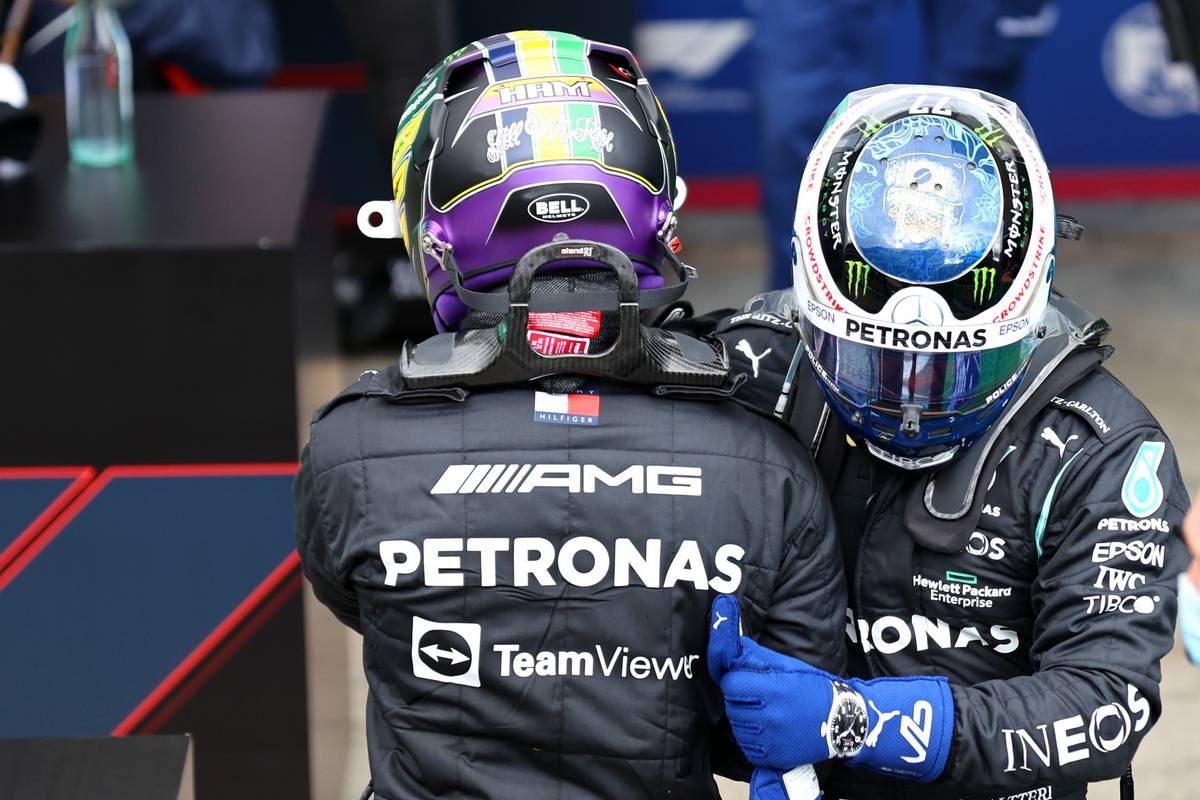 Lewis Hamilton (GBR) Mercedes AMG F1 W12 fastest qualifier with Valtteri Bottas (FIN) Mercedes AMG F1. 12.11.2021. Formula 1 World Championship, Rd 19, Brazilian Grand Prix, Sao Paulo